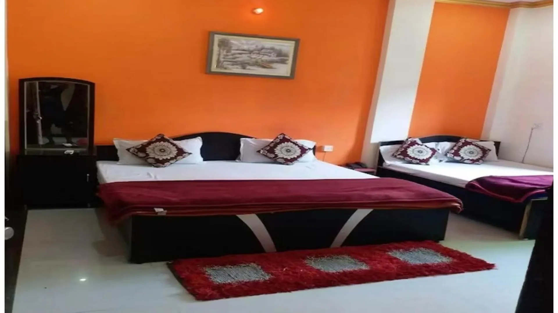 Hotel Premium Ashiyana Palace Varanasi - Shree Kashi Vishwanath Temple - Fully Air Conditioned Hotel - Best Hotel
